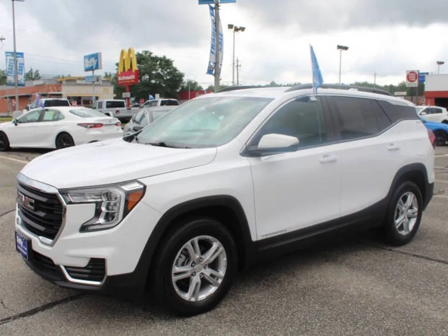 2023 Gmc Terrain SLE photo 1