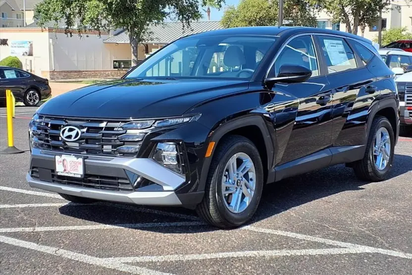 2026 Hyundai Tucson SE photo 1