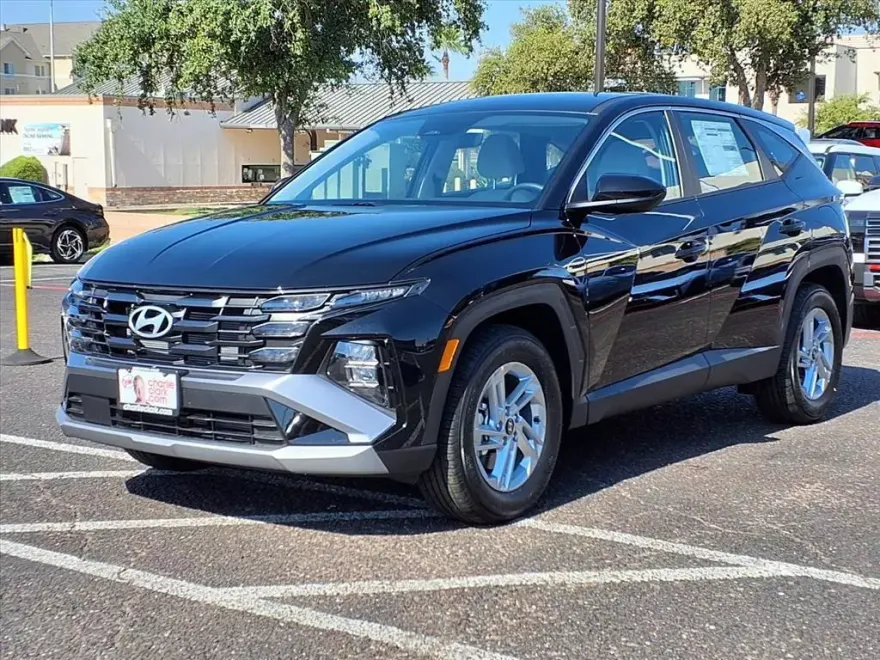 2026 Hyundai Tucson SE photo 1