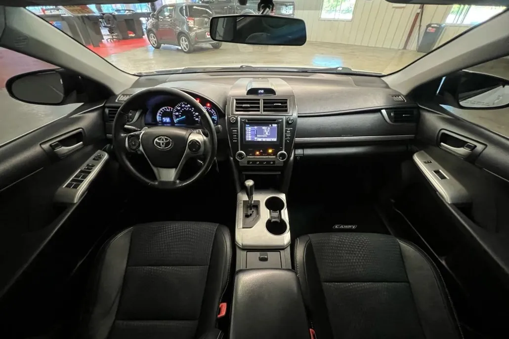 2014 Toyota Camry photo 1