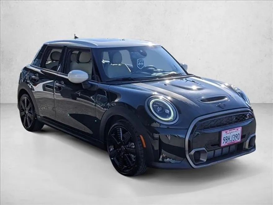 2023 Mini Cooper Hardtop S 4 Door photo 1