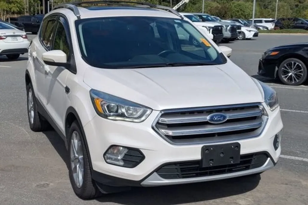 2017 Ford Escape Titanium photo 1