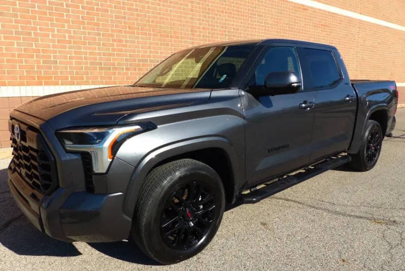 2024 Toyota Tundra SR5 photo 1