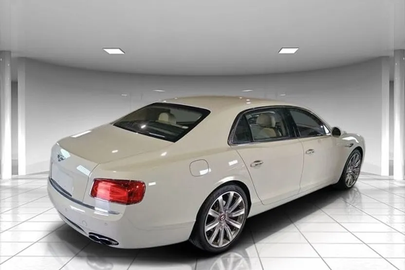 2018 Bentley Flying Spur V8 photo 1