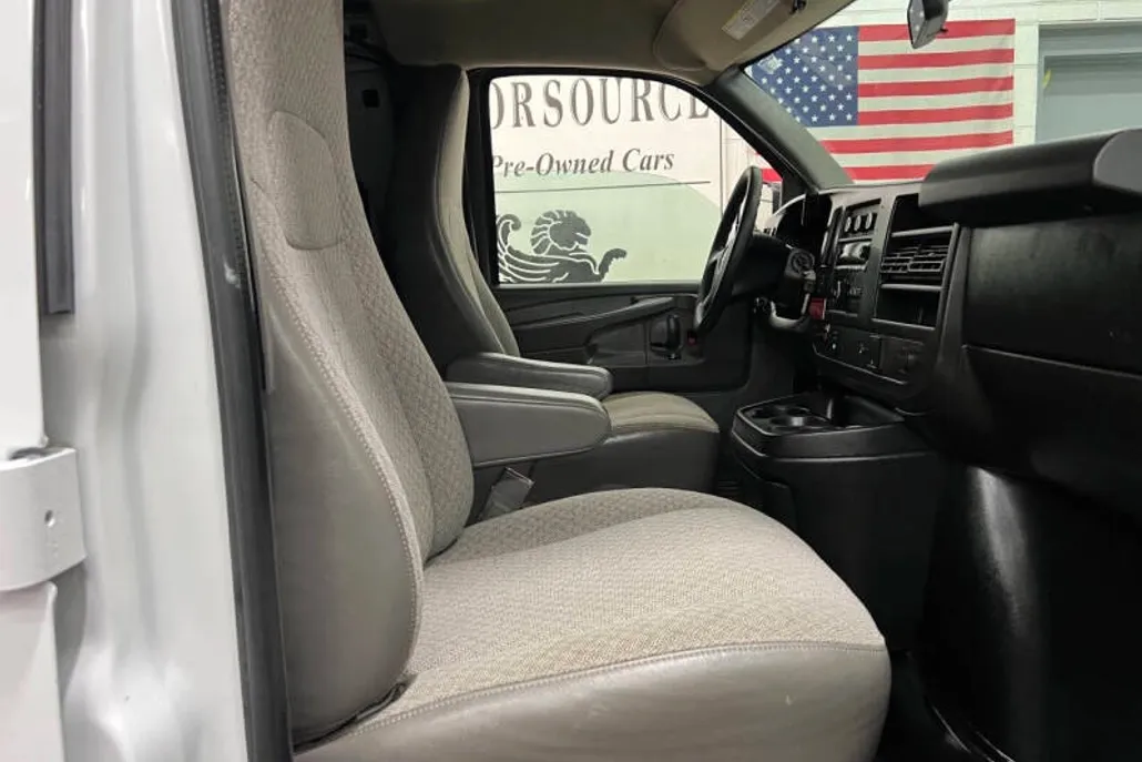 2015 Gmc Savana 2500 Cargo photo 1