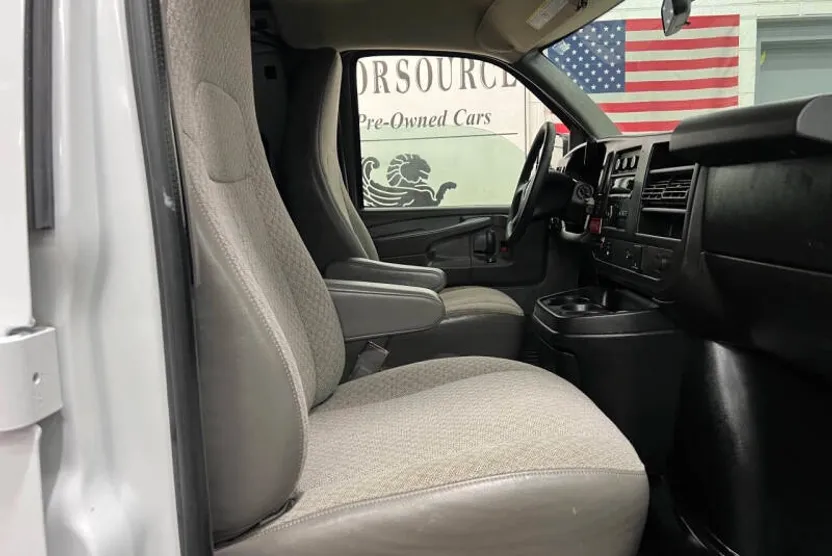2015 Gmc Savana 2500 Cargo photo 1