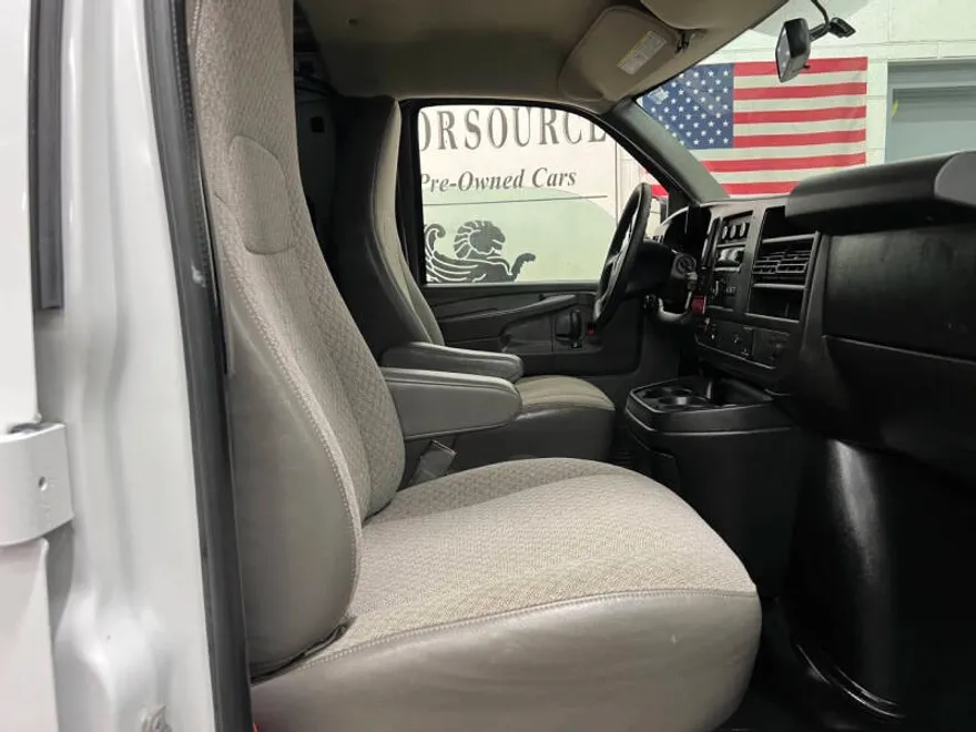 2015 Gmc Savana 2500 Cargo photo 1