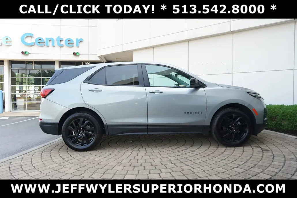 2024 Chevrolet Equinox LS photo 1