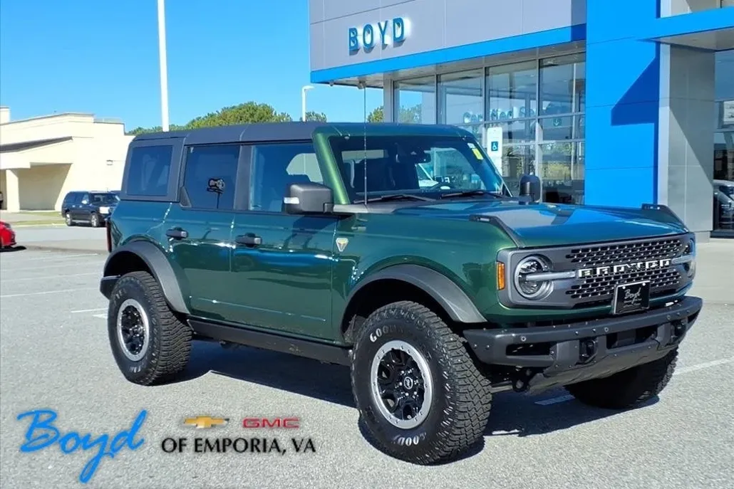 2022 Ford Bronco Base photo 1