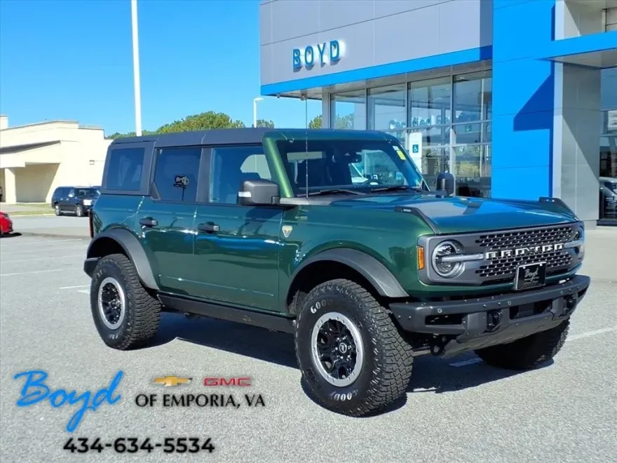 2022 Ford Bronco Base photo 1