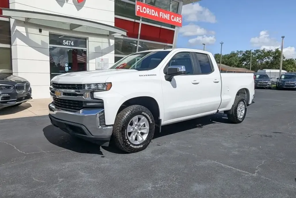 2020 Chevrolet Silverado 1500 LT photo 1