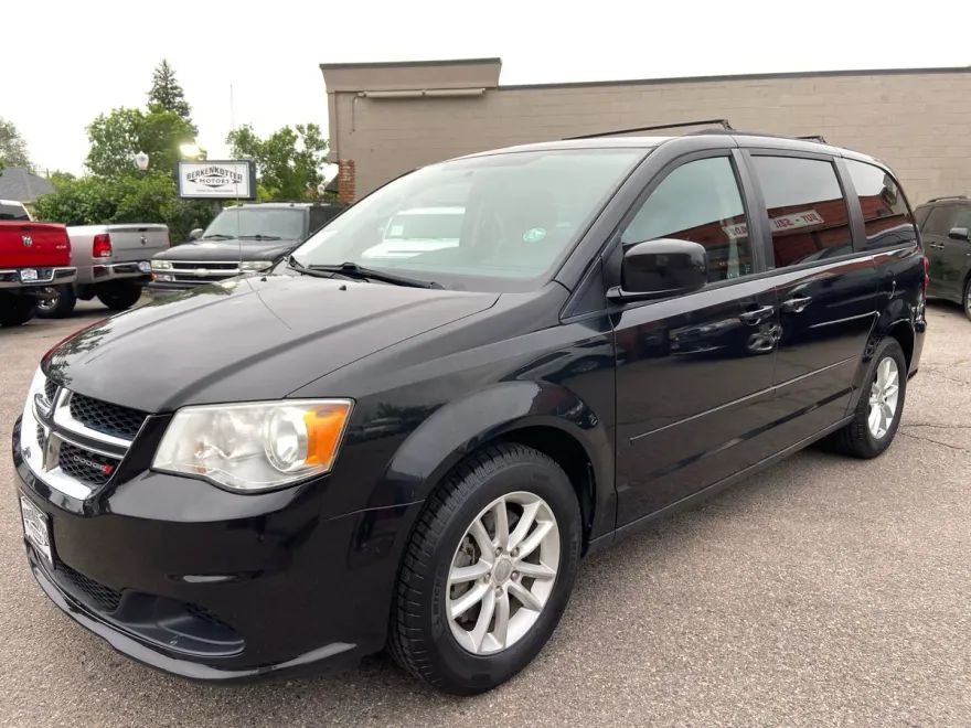 2014 Dodge Grand Caravan SXT photo 1