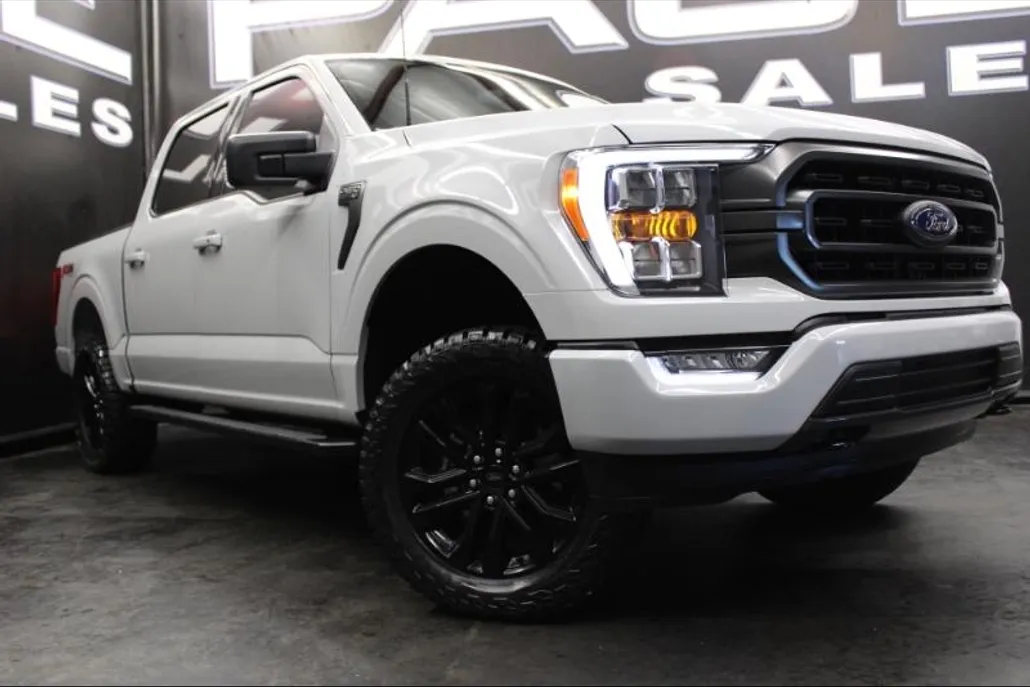 2023 Ford F-150 XLT photo 1