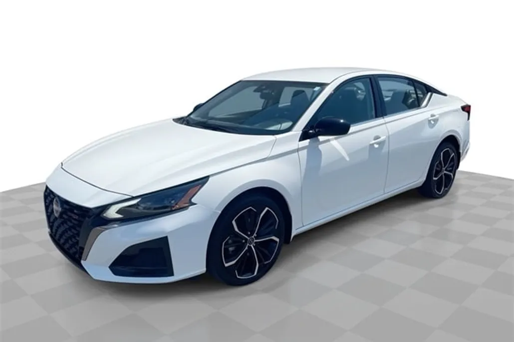 2025 Nissan Altima 2.5 SR photo 1