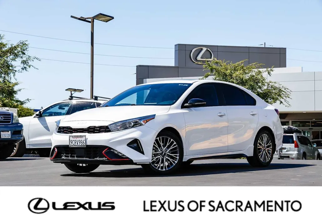 2023 Kia Forte GT-Line photo 1