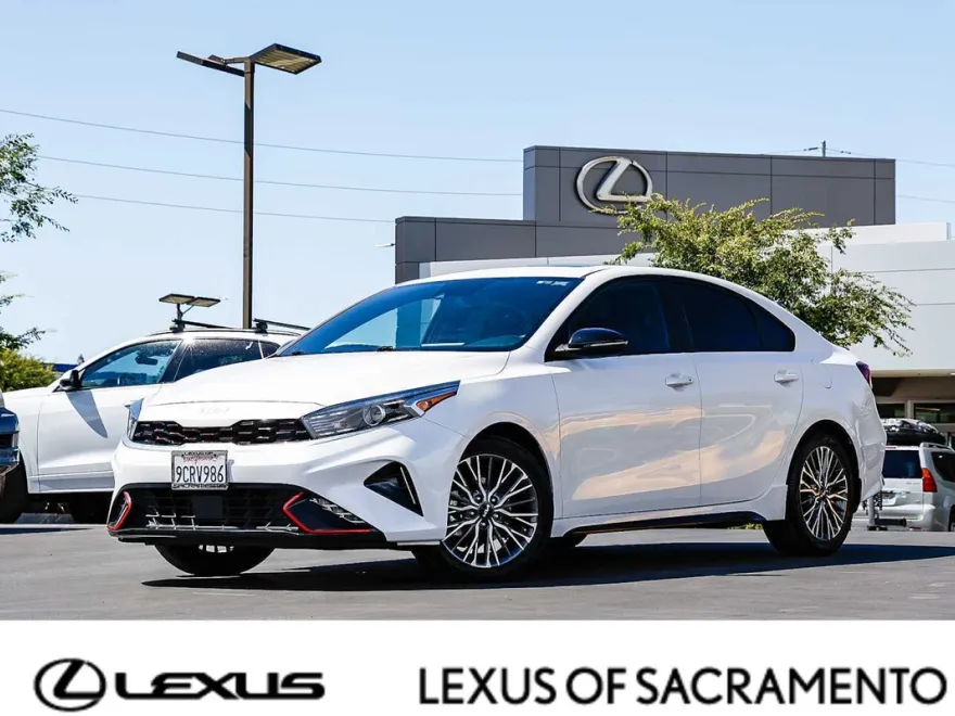2023 Kia Forte GT-Line photo 1