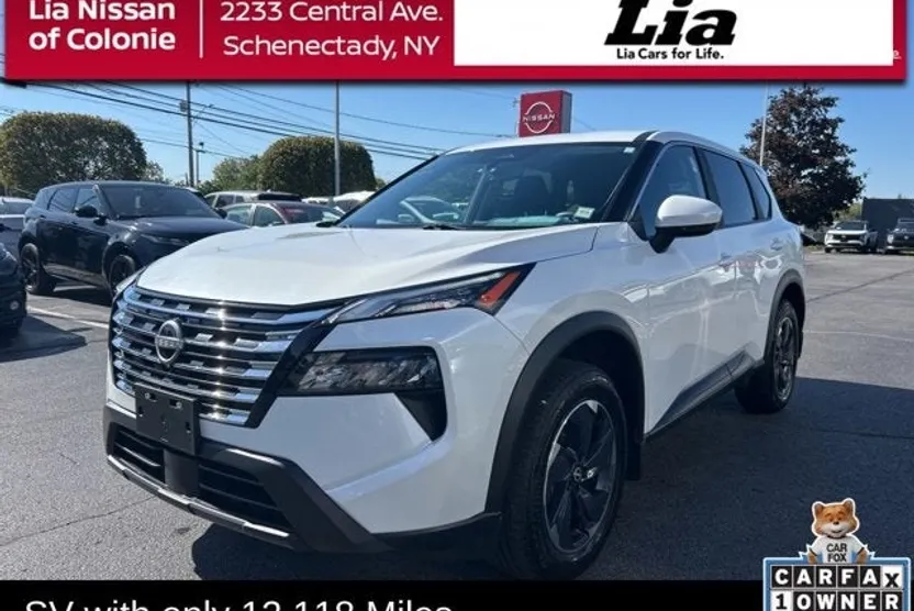 2024 Nissan Rogue SV photo 1