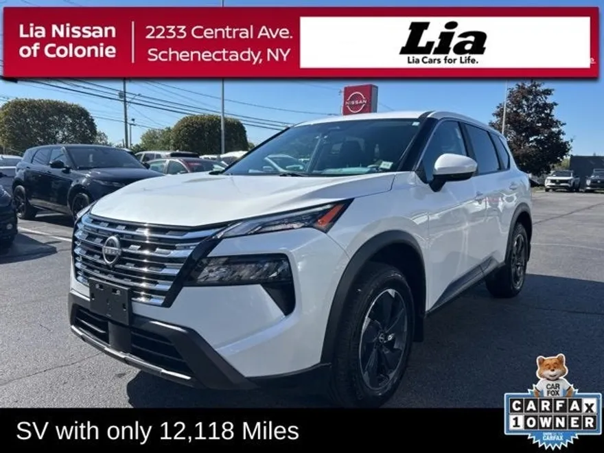 2024 Nissan Rogue SV photo 1
