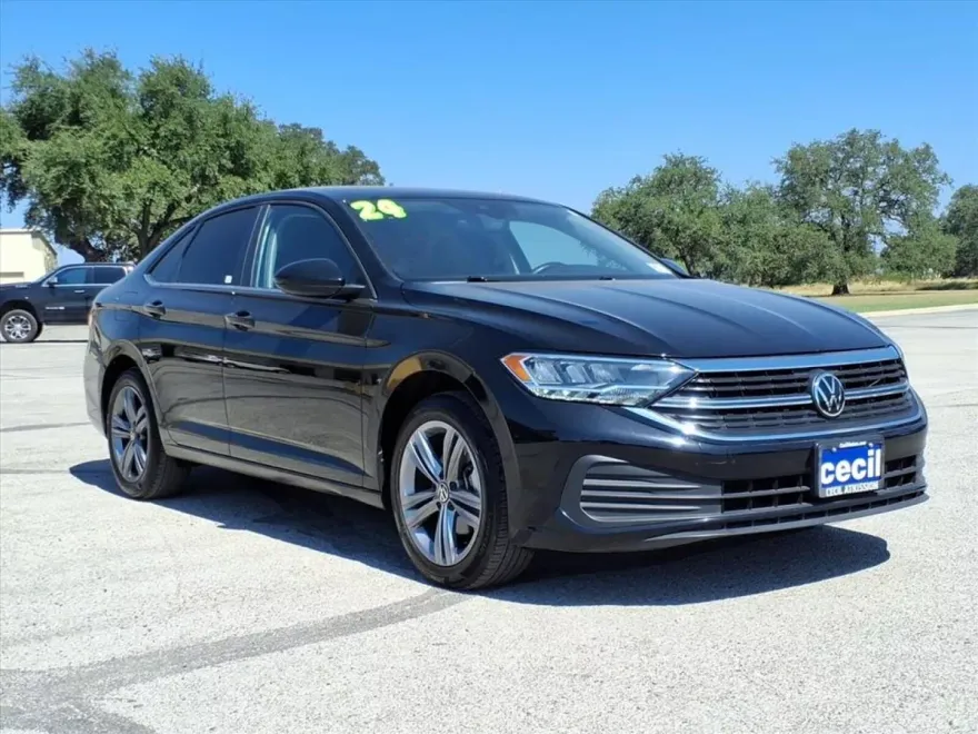 2024 Volkswagen Jetta SE photo 1