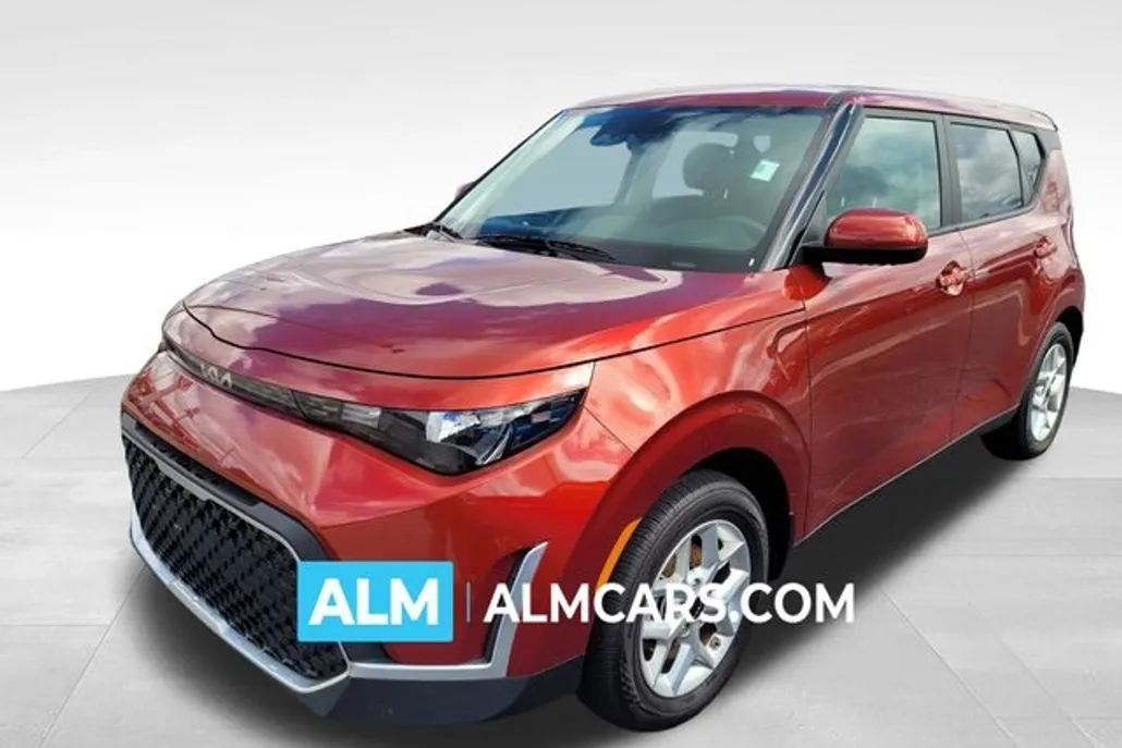 2025 Kia Soul LX photo 1
