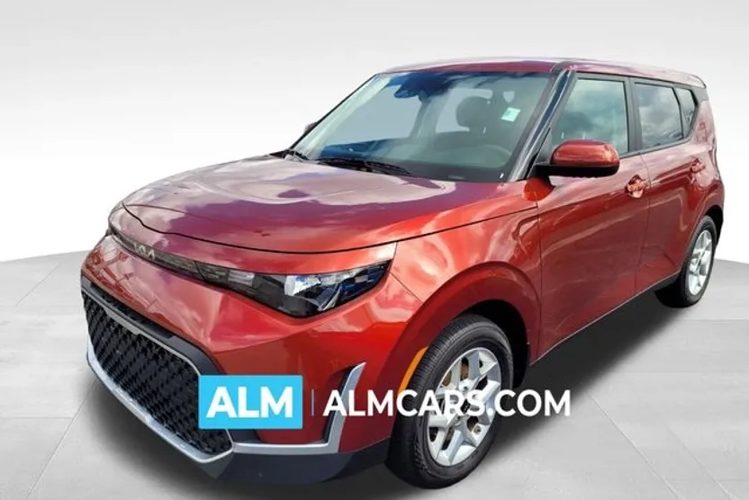 2025 Kia Soul LX photo 1