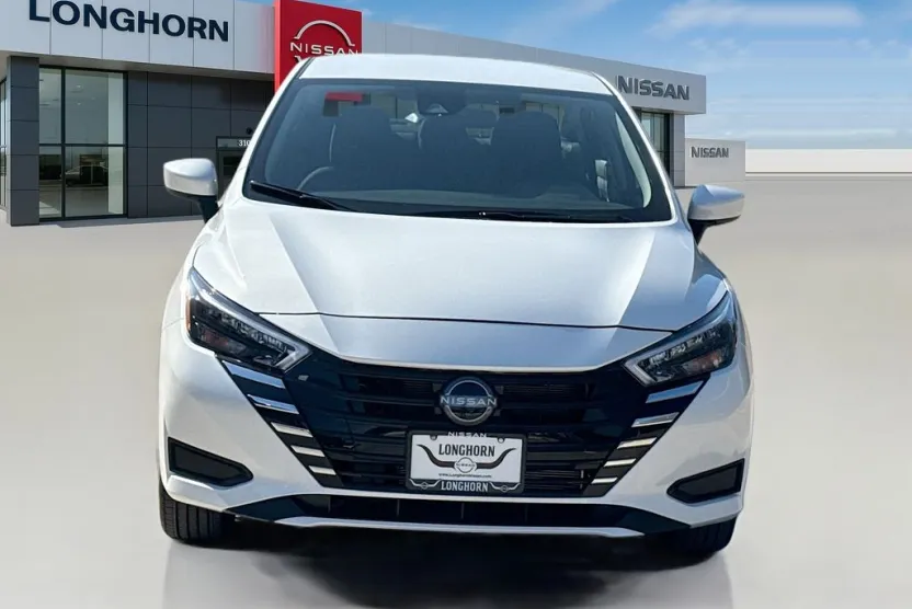 2025 Nissan Versa SV photo 1