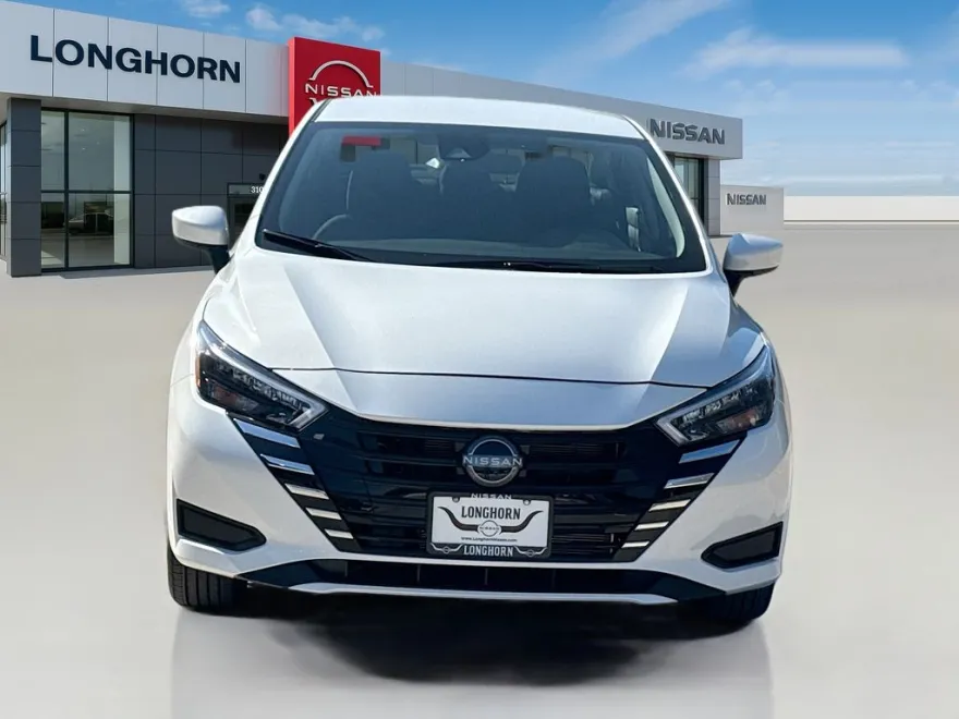 2025 Nissan Versa SV photo 1