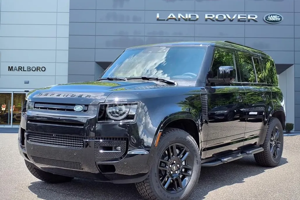 2025 Land Rover Defender 110 X-Dynamic SE photo 1