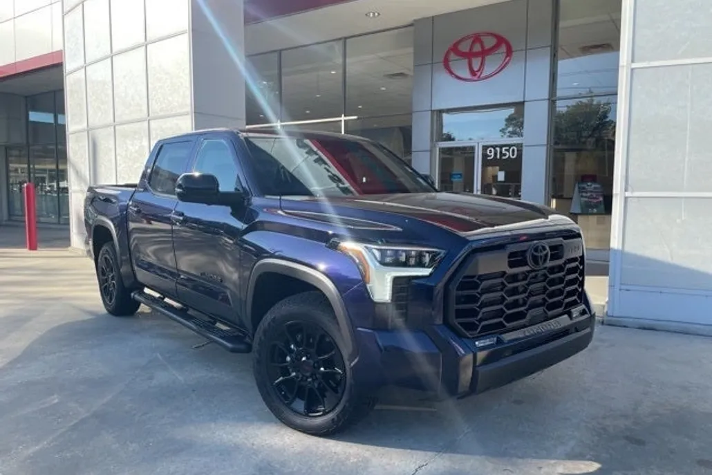 2025 Toyota Tundra Limited photo 1