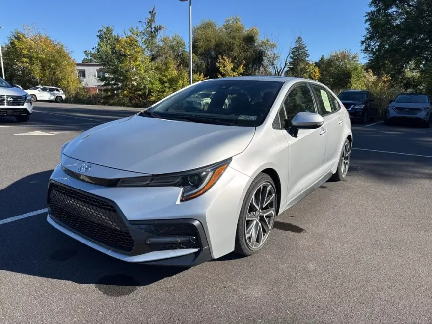 2022 Toyota Corolla SE photo 1