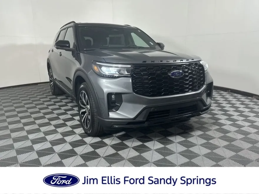 2025 Ford Explorer ST-Line photo 1