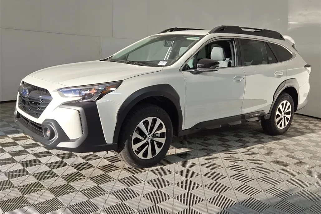 2025 Subaru Outback Premium photo 1
