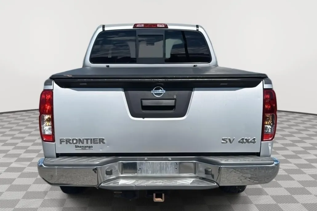 2017 Nissan Frontier SV photo 1