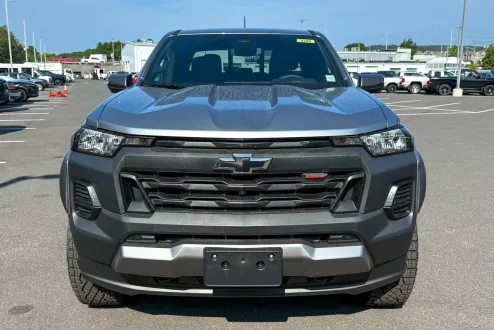 2025 Chevrolet Colorado Trail Boss photo 3