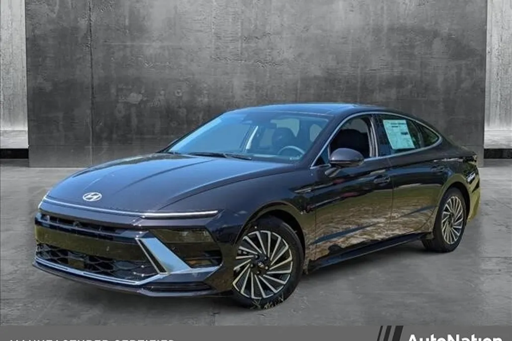 2024 Hyundai Sonata Hybrid Limited photo 1