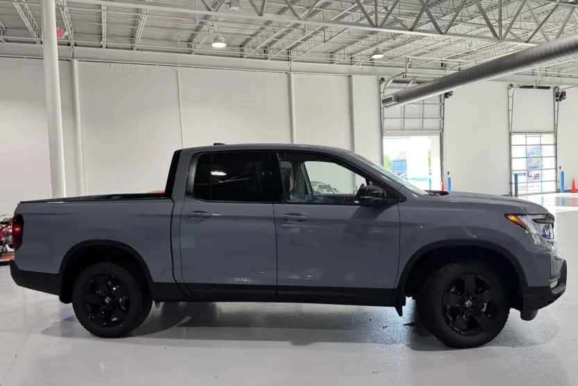 2026 Honda Ridgeline Black Edition photo 1