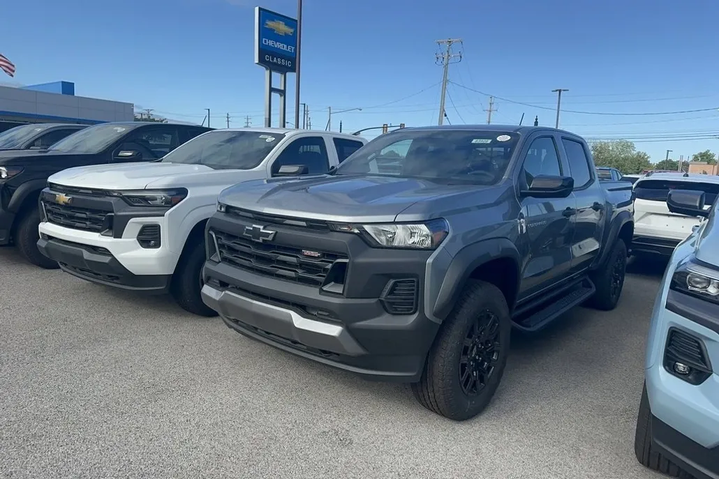 2026 Chevrolet Colorado Trail Boss photo 1