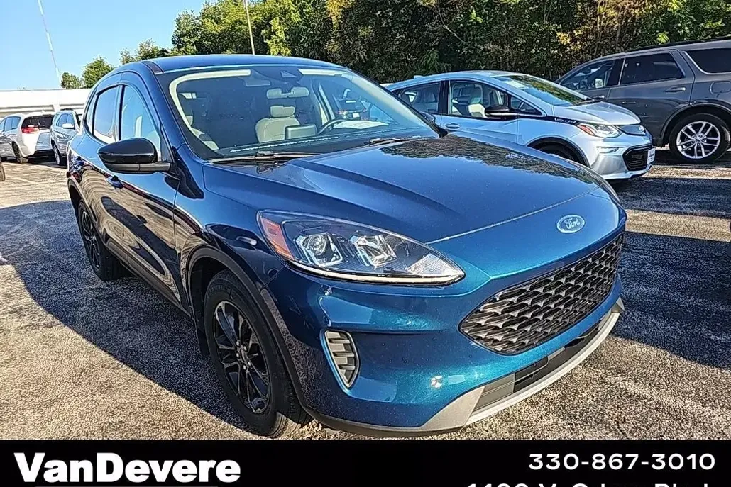 2020 Ford Escape SE Sport Hybrid photo 1