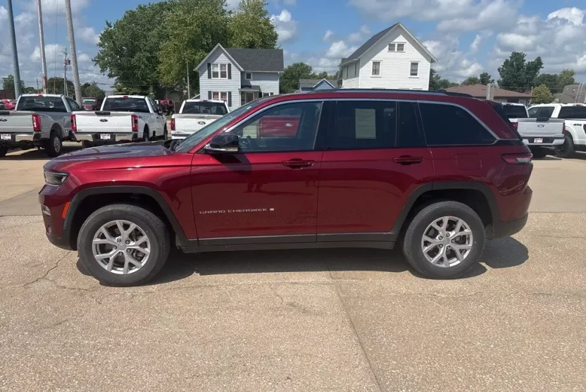 2022 Jeep Grand Cherokee Limited photo 1