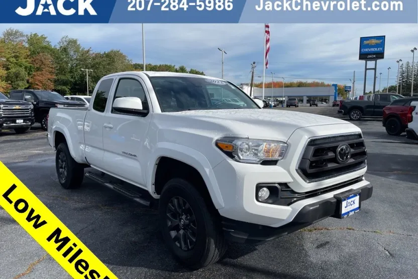 2022 Toyota Tacoma SR photo 1