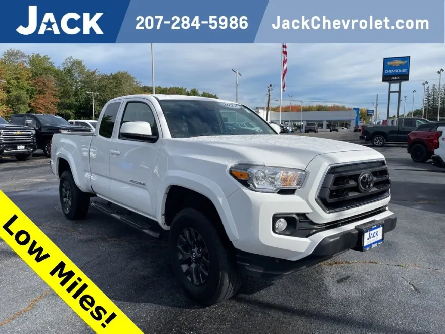 2022 Toyota Tacoma SR photo 1