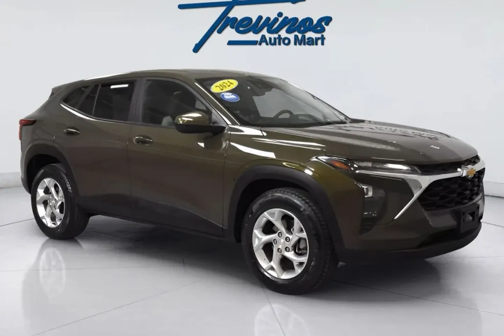 2024 Chevrolet Trax LS photo 1