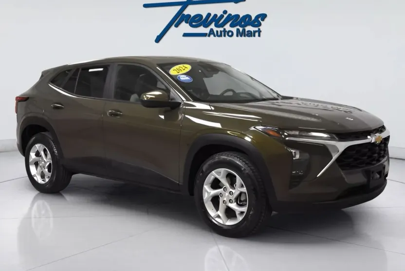 2024 Chevrolet Trax LS photo 1
