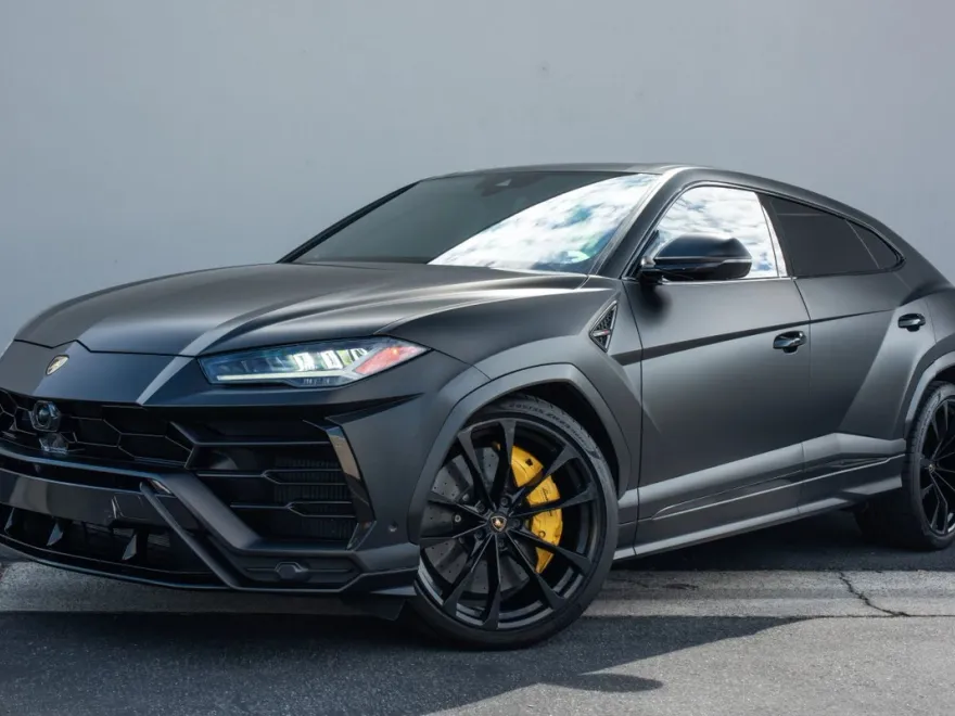 2020 Lamborghini Urus photo 1