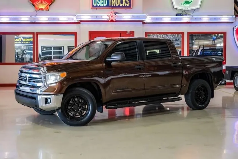 2016 Toyota Tundra SR5 photo 1