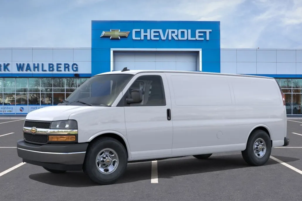 2025 Chevrolet Express Cargo 3500 photo 1