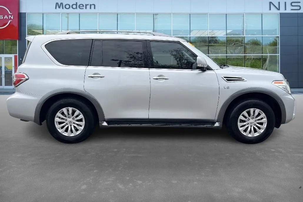 2018 Nissan Armada SV photo 1