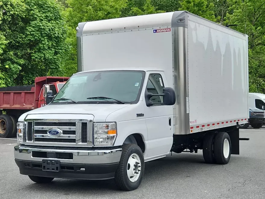 2025 Ford E-350 photo 1