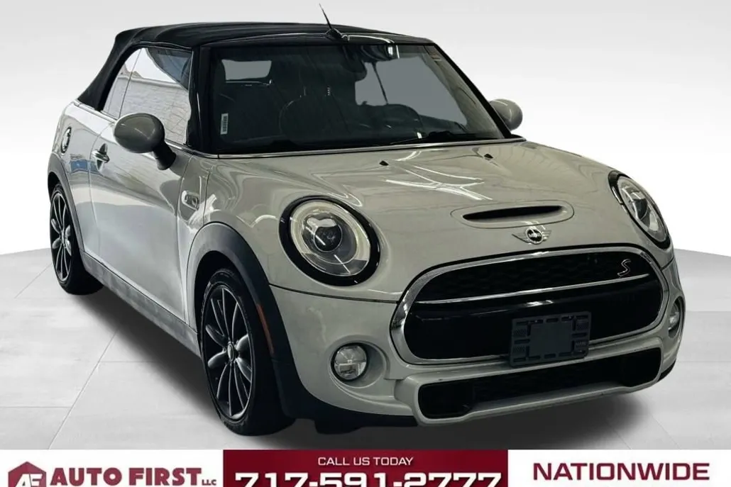 2017 Mini Cooper Convertible S photo 1
