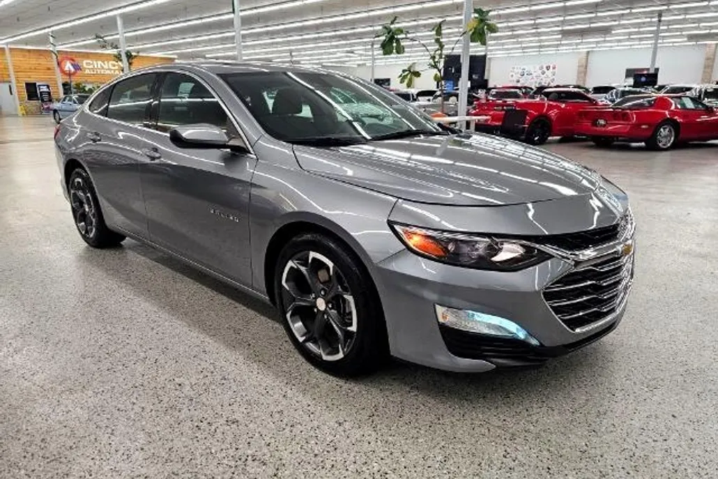 2023 Chevrolet Malibu 1LT photo 1